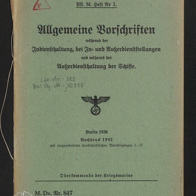 Titelseite eines hellgrünen, fadengehefteten Hefts mit schwarzer Frakturschrift 