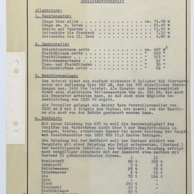 Maschinenschriftliches einseitiges Schiffsbau-Dokument vom 22. Juni 1960 mit der Überschrift „Neubauten 313/314 Schiffbauvorschrift“, mehreren nummerierten Abschnitten und tabellarischen Angaben zu Maßen, Raum- und Maschinenangaben; links drei Lochungen im Papier und unten links Stempel des Internationalen Maritimen Museums Hamburg.