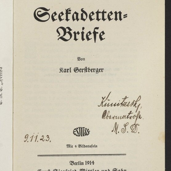 Titelblatt eines Buchs mit schwarzer Frakturschrift ‚Seekadetten‑Briefe‘ von Karl Gerstberger, handschriftlichen Anmerkungen rechts, Verlagshinweis Berlin 1914 und Stempel des Internationalen Maritimen Museums Hamburg unten links.