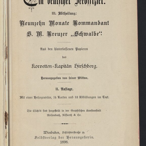 Titelblatt eines Buches von 1898 in Frakturschrift mit großem Titel 'Ein deutscher Seeoffizier', mehreren Untertiteln und Verlagsangaben (Wiesbaden, 1898) sowie dem Stempel 'Internationales Maritimes Museum Hamburg' unten links.