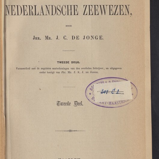 Titelblatt eines niederländischen Buches über die Marine von J. C. de Jonge, mit Bibliotheksstempeln, Haarlem 1859.