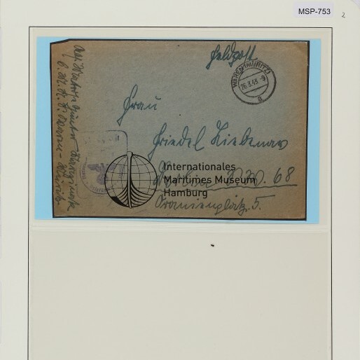 Archivblatt mit Farbkontrolle oben und altem adressierten Briefumschlag mit Poststempel und Aufdruck Maritimes Museum Hamburg