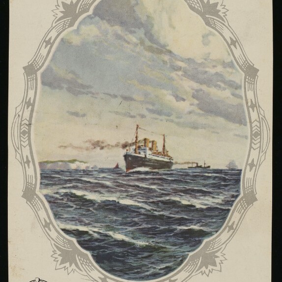 Passagierschiff auf stürmischer See in ovaler Zierrahmung; unten Logo und Schrift Maritimes Museum Hamburg.