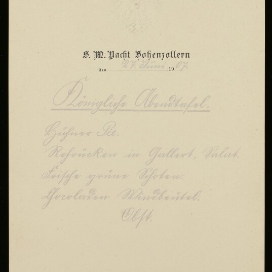 Briefpapier der S.M. Yacht Hohenzollern mit geprägtem Adler, verblasster Handschrift und Museumsstempel unten links.